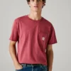 T-shirt de corte regular com bolso à frente