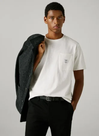 T-shirt de corte regular com bolso à frente
