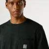 T-shirt de corte regular com bolso à frente