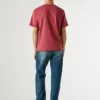 T-shirt de corte regular com bolso à frente