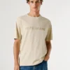 T-shirt de corte regular com logótipo bordado T-shirt de corte regular com logótipo bordado
