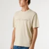 T-shirt de corte regular com logótipo bordado T-shirt de corte regular com logótipo bordado
