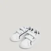 Ténis de couro com fecho de velcro