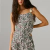 Top com alças e estampado floral Top com alças e estampado floral
