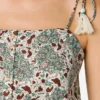 Top com alças e estampado floral Top com alças e estampado floral