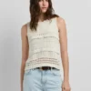 Top em croché com detalhes em renda Top em croché com detalhes em renda