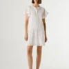 Vestido curto com renda Vestido curto com renda