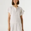 Vestido curto com renda Vestido curto com renda