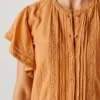 Vestido curto com renda Vestido curto com renda