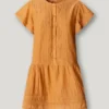 Vestido curto com renda Vestido curto com renda