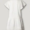 Vestido curto com renda Vestido curto com renda