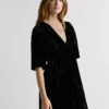 Vestido curto de veludo