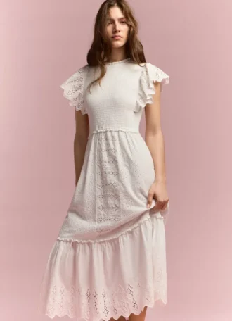 Vestido maxi com detalhes em renda