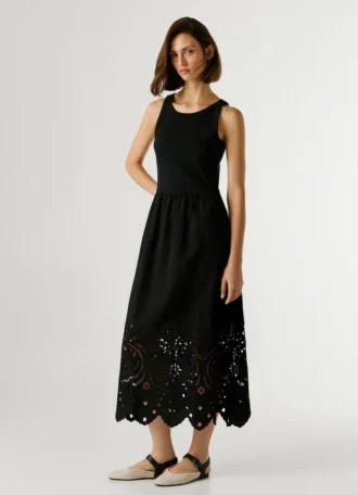 Vestido maxi com detalhes em renda