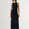 Vestido maxi com detalhes em renda
