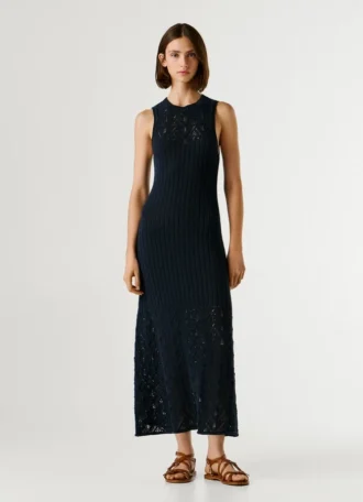 Vestido maxi com detalhes em renda