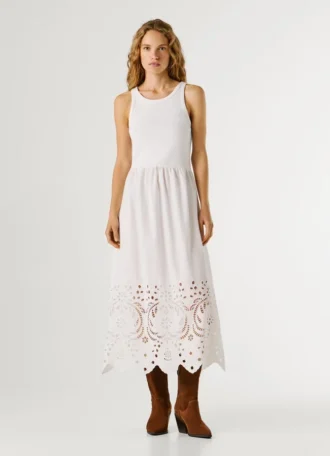 Vestido maxi com detalhes em renda