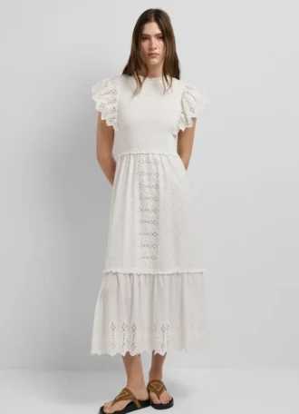 Vestido maxi com detalhes em renda