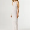 Vestido maxi com detalhes em renda