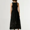 Vestido maxi com detalhes em renda