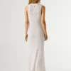 Vestido maxi com detalhes em renda