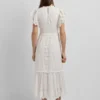 Vestido maxi com detalhes em renda