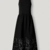 Vestido maxi com detalhes em renda