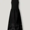 Vestido maxi com detalhes em renda