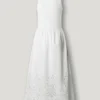 Vestido maxi com detalhes em renda
